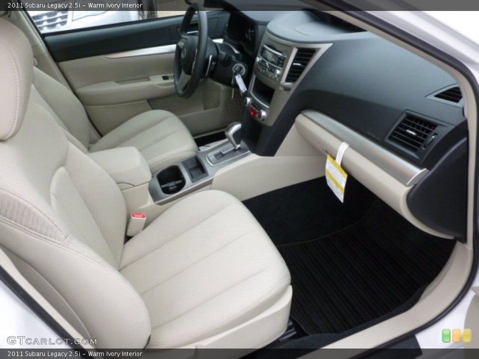 Warm Ivory Interior Photo for the 2011 Subaru Legacy 2.5i #59625011