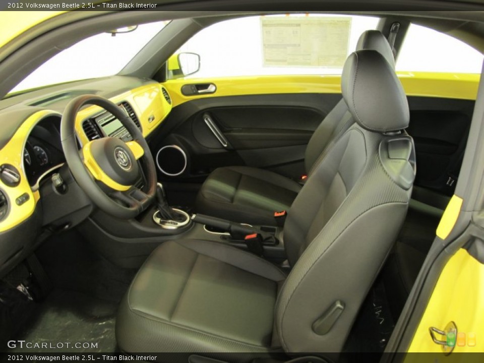 Titan Black Interior Photo for the 2012 Volkswagen Beetle 2.5L #59625384