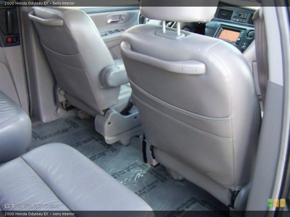 Ivory Interior Photo for the 2000 Honda Odyssey EX #59625777