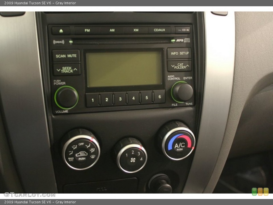 Gray Interior Controls for the 2009 Hyundai Tucson SE V6 #59631390