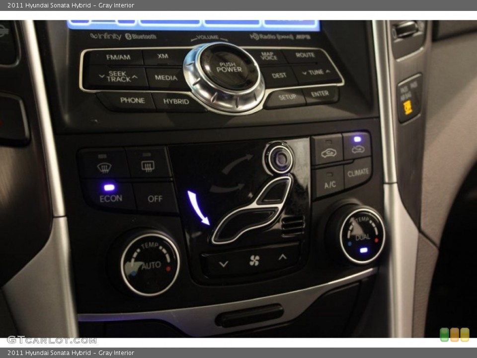 Gray Interior Controls for the 2011 Hyundai Sonata Hybrid #59631709