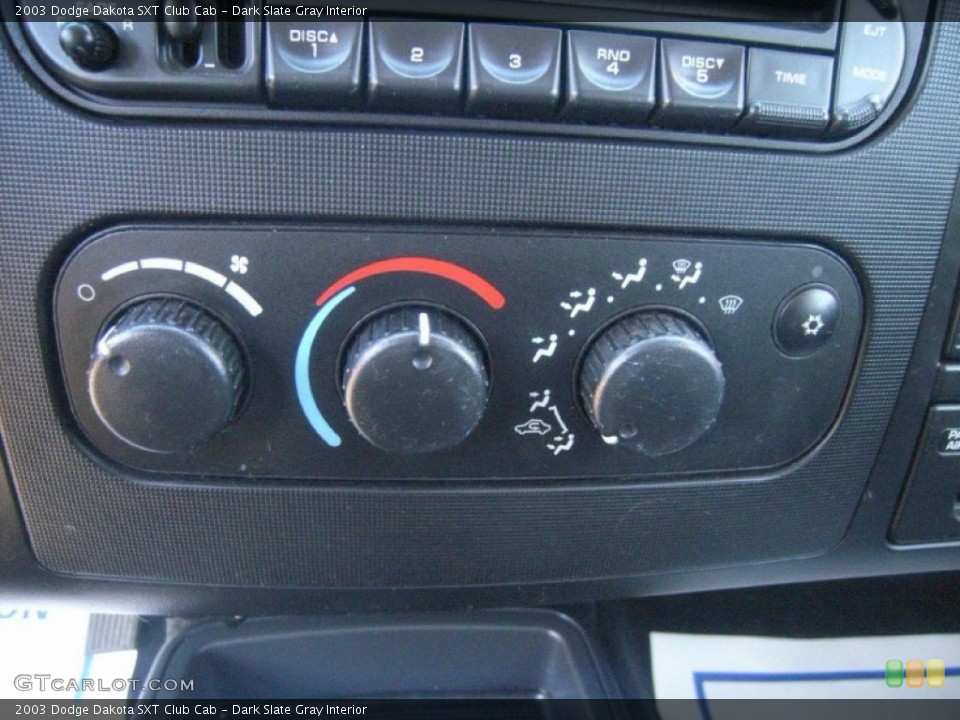 Dark Slate Gray Interior Controls for the 2003 Dodge Dakota SXT Club Cab #59634507