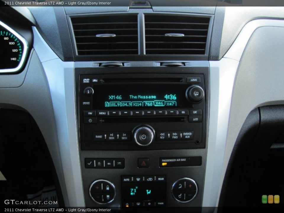 Light Gray/Ebony Interior Controls for the 2011 Chevrolet Traverse LTZ AWD #59635836