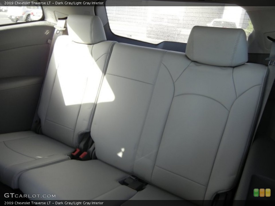 Dark Gray/Light Gray Interior Photo for the 2009 Chevrolet Traverse LT #59636385