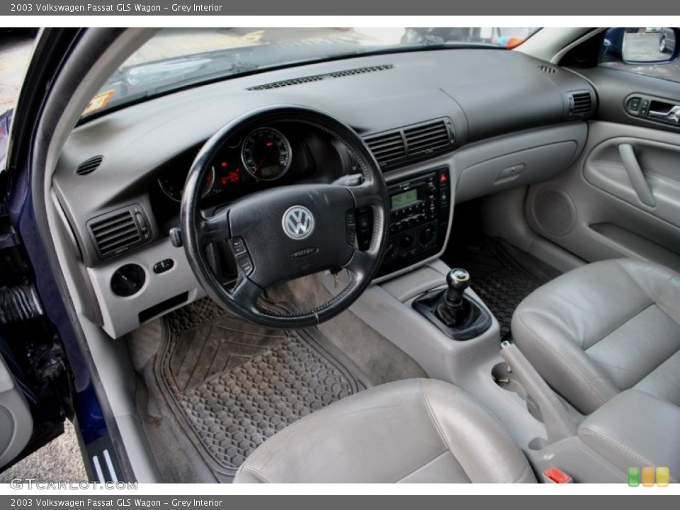 Grey Interior Photo for the 2003 Volkswagen Passat GLS Wagon #59641460