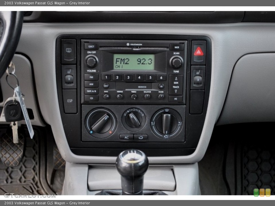Grey Interior Controls for the 2003 Volkswagen Passat GLS Wagon #59641478