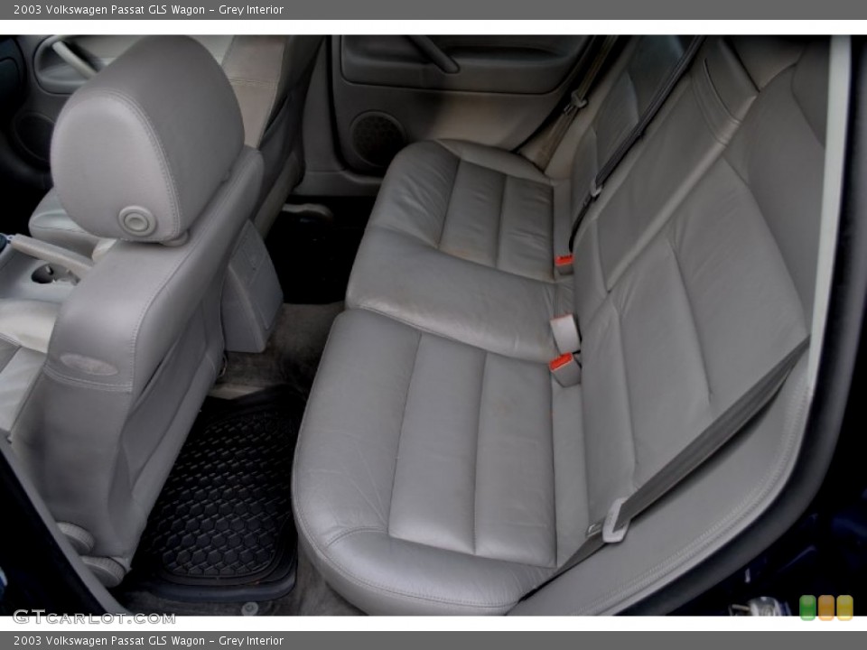 Grey Interior Photo for the 2003 Volkswagen Passat GLS Wagon #59641517
