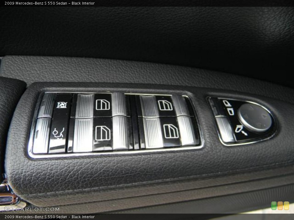 Black Interior Controls for the 2009 Mercedes-Benz S 550 Sedan #59656097