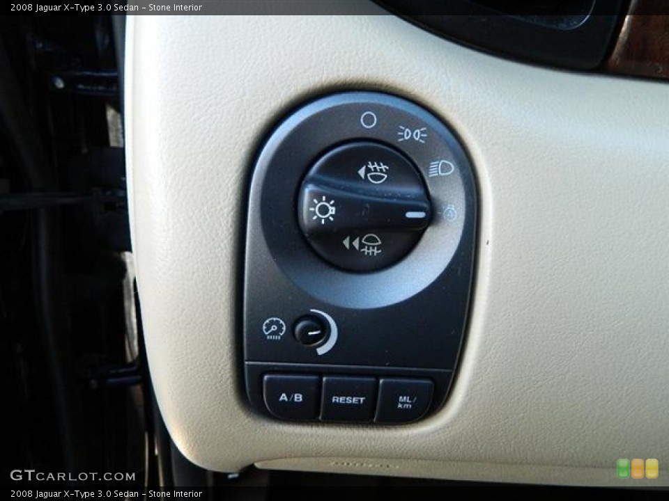 Stone Interior Controls for the 2008 Jaguar X-Type 3.0 Sedan #59665683