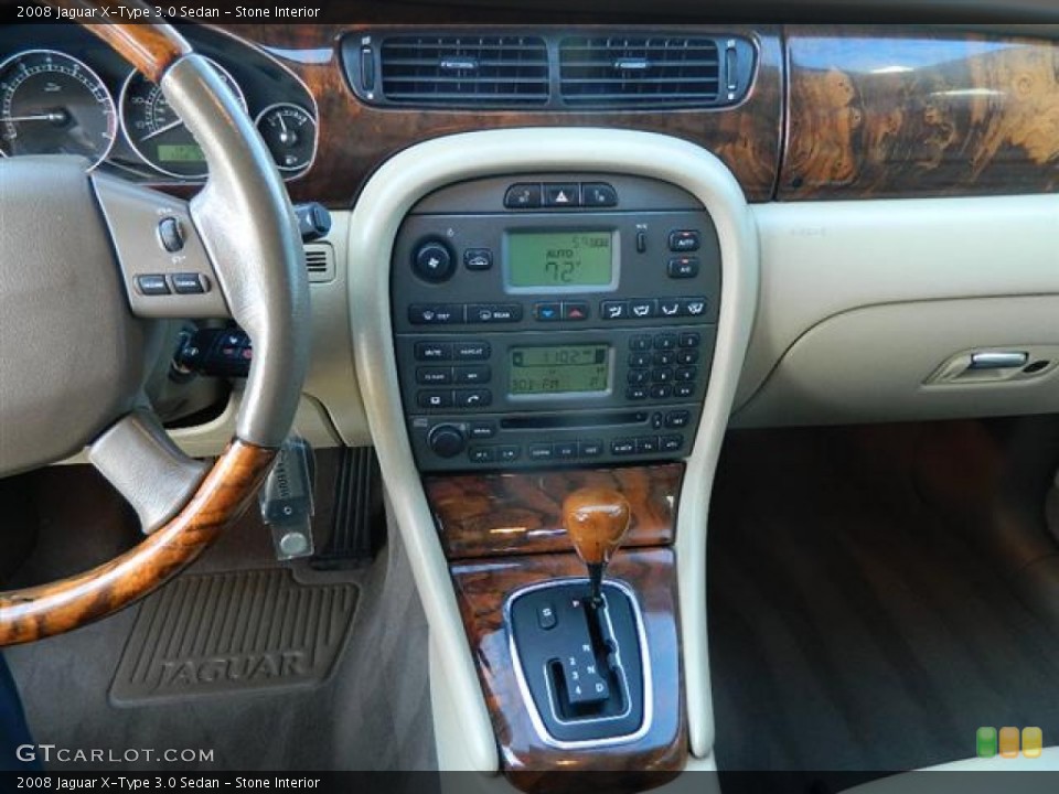 Stone Interior Controls for the 2008 Jaguar X-Type 3.0 Sedan #59665713