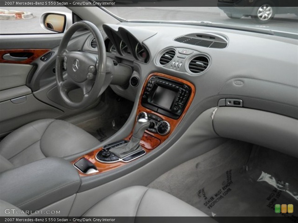 Grey/Dark Grey Interior Photo for the 2007 Mercedes-Benz S 550 Sedan #59672434