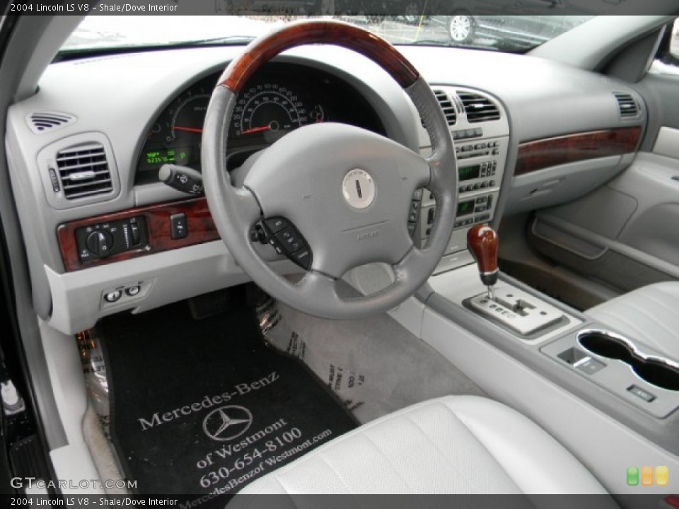 Shale/Dove Interior Photo for the 2004 Lincoln LS V8 #59673037