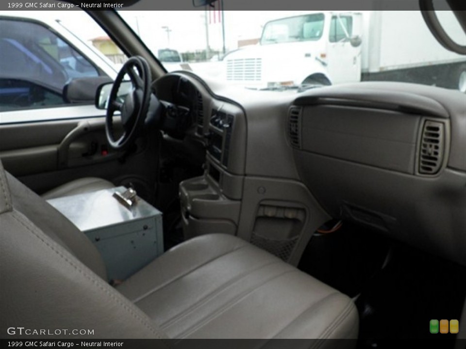 Neutral 1999 GMC Safari Interiors