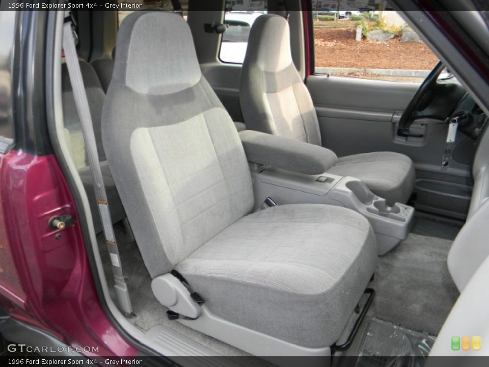 Grey Interior Photo for the 1996 Ford Explorer Sport 4x4 #59686604