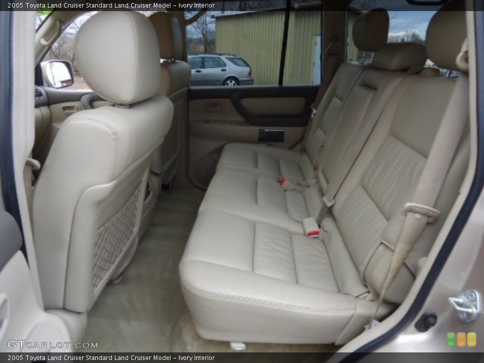 Ivory Interior Photo for the 2005 Toyota Land Cruiser  #59717124