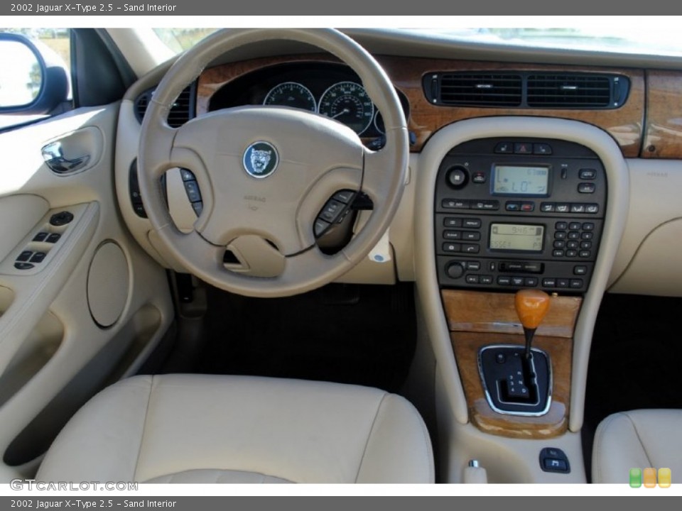 Sand Interior Dashboard for the 2002 Jaguar X-Type 2.5 #59719008