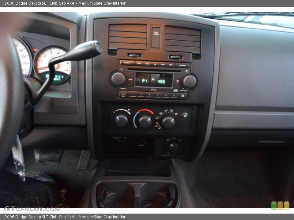 Medium Slate Gray Interior Controls for the 2006 Dodge Dakota SLT Club Cab 4x4 #59720190