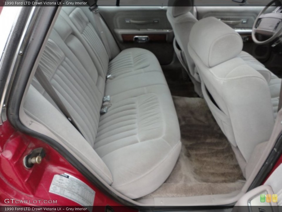 Grey Interior Photo for the 1990 Ford LTD Crown Victoria LX #59720314