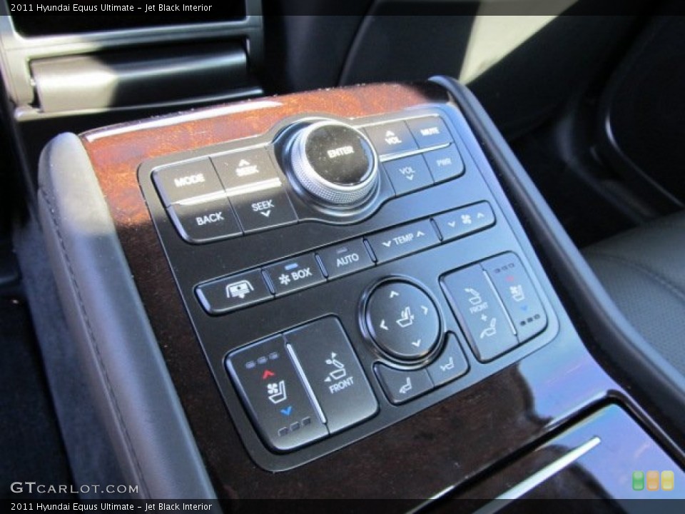Jet Black Interior Controls for the 2011 Hyundai Equus Ultimate #59724135