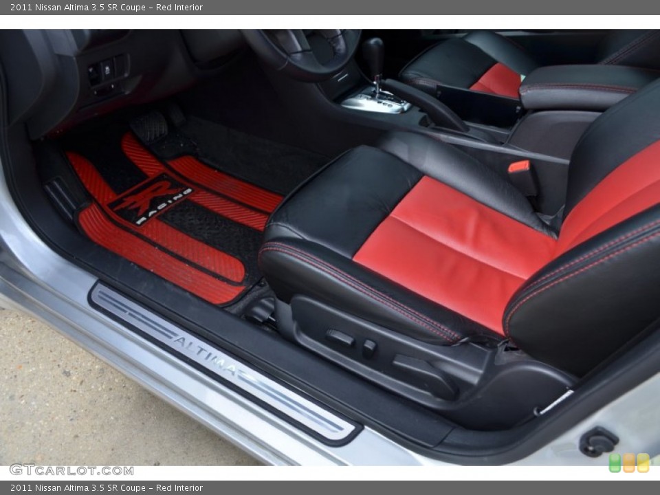 Red Interior Photo for the 2011 Nissan Altima 3.5 SR Coupe #59730747