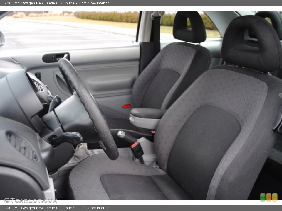 Light Grey Interior Photo for the 2001 Volkswagen New Beetle GLS Coupe #59740931