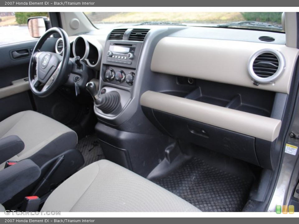 Black/Titanium Interior Photo for the 2007 Honda Element EX #59741039