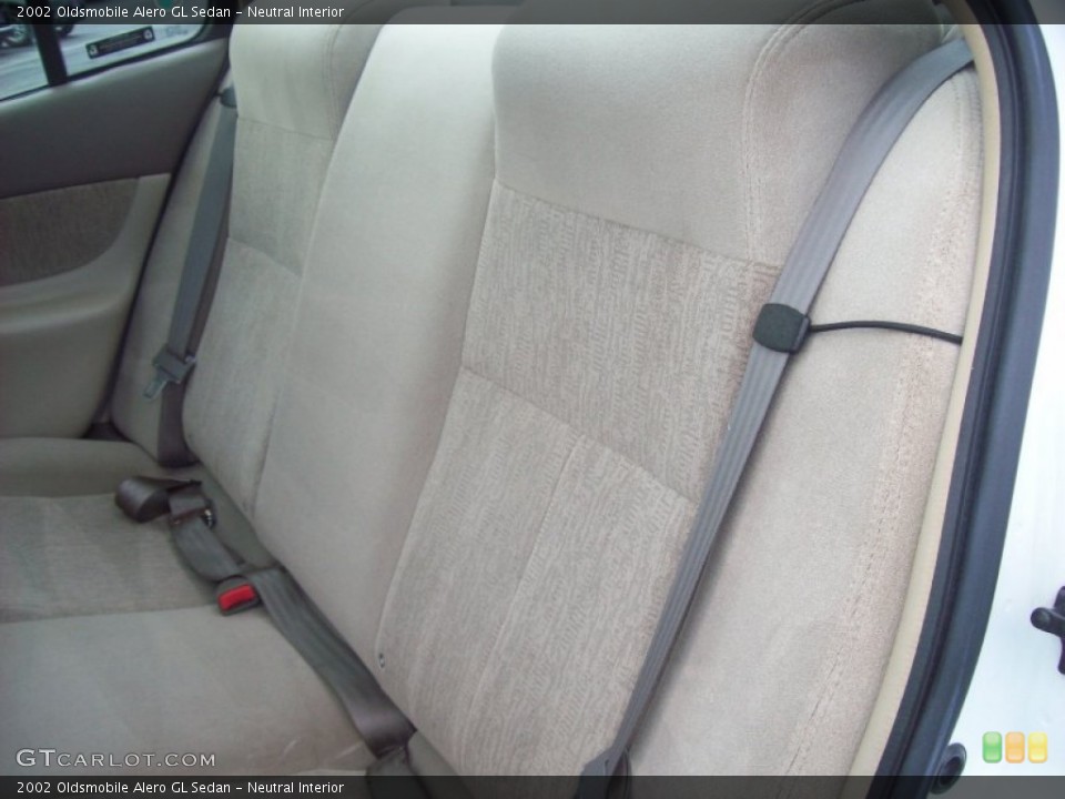Neutral Interior Photo for the 2002 Oldsmobile Alero GL Sedan #59747447