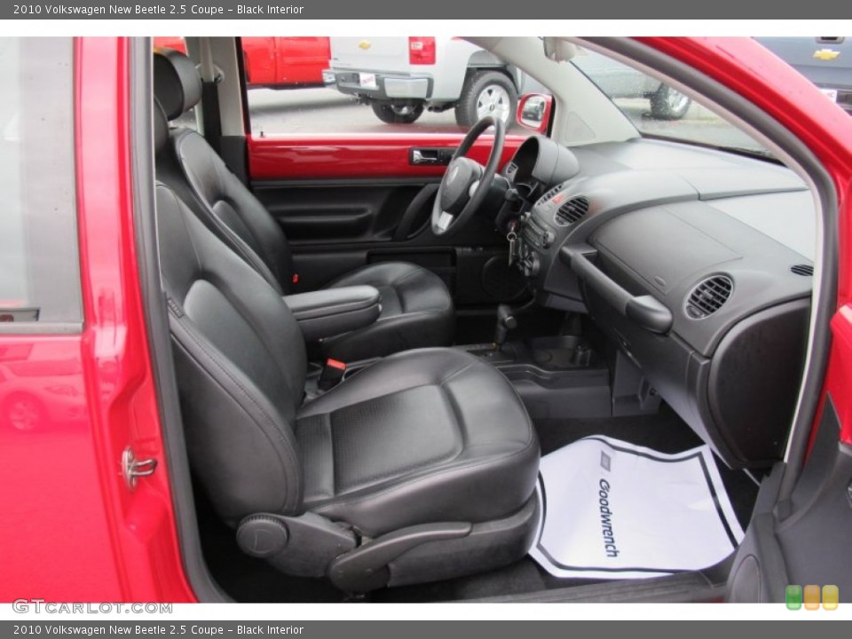 Black Interior Photo for the 2010 Volkswagen New Beetle 2.5 Coupe #59763329