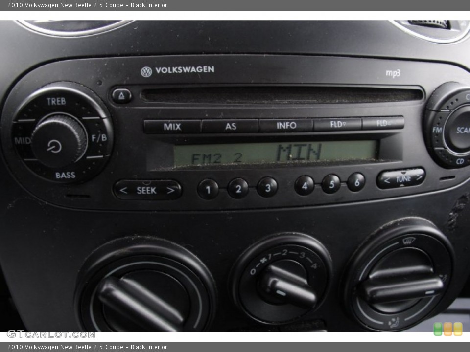 Black Interior Audio System for the 2010 Volkswagen New Beetle 2.5 Coupe #59763365
