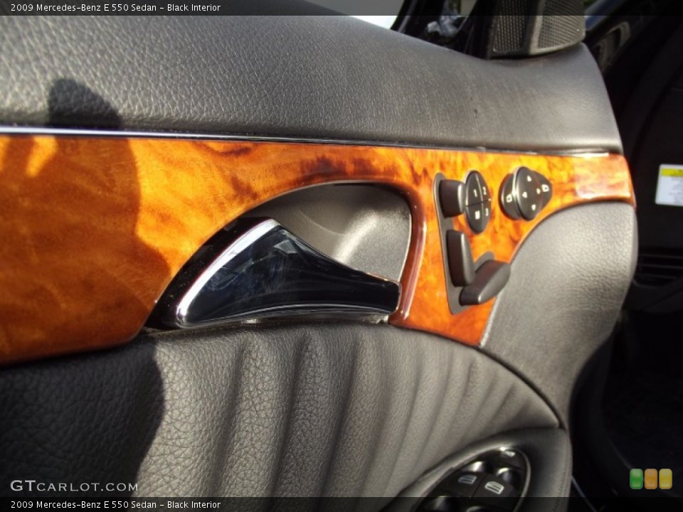 Black Interior Controls for the 2009 Mercedes-Benz E 550 Sedan #59771465