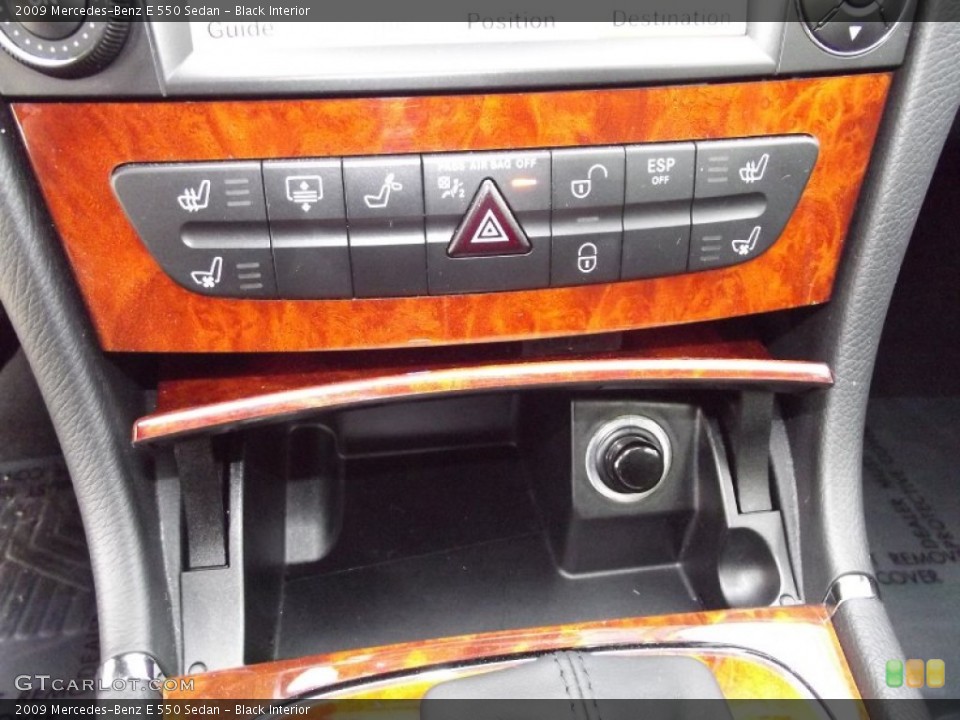 Black Interior Controls for the 2009 Mercedes-Benz E 550 Sedan #59771639