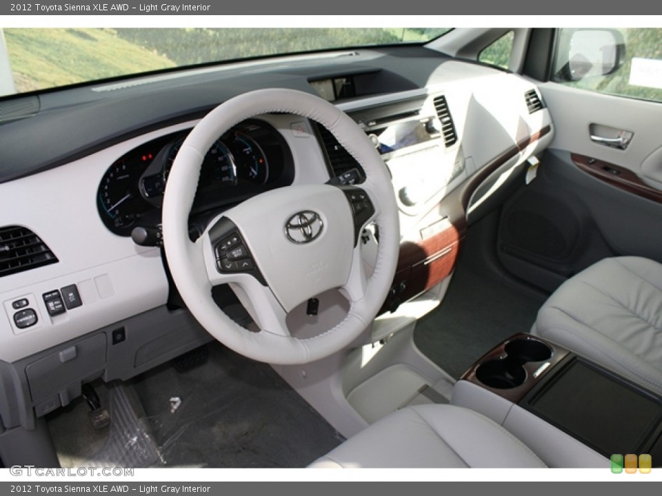 Light Gray Interior Photo for the 2012 Toyota Sienna XLE AWD #59777831