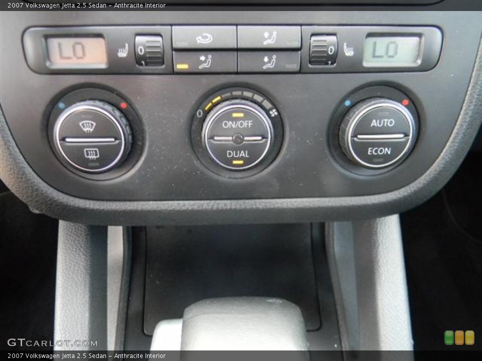 Anthracite Interior Controls for the 2007 Volkswagen Jetta 2.5 Sedan #59784320