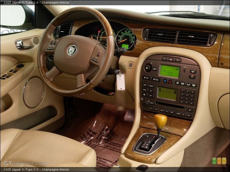 Champagne Interior Dashboard for the 2005 Jaguar X-Type 3.0 #59791478