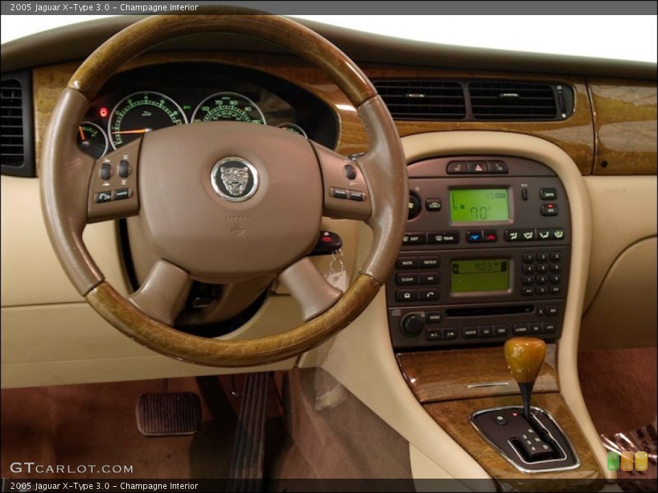 Champagne Interior Dashboard for the 2005 Jaguar X-Type 3.0 #59791505