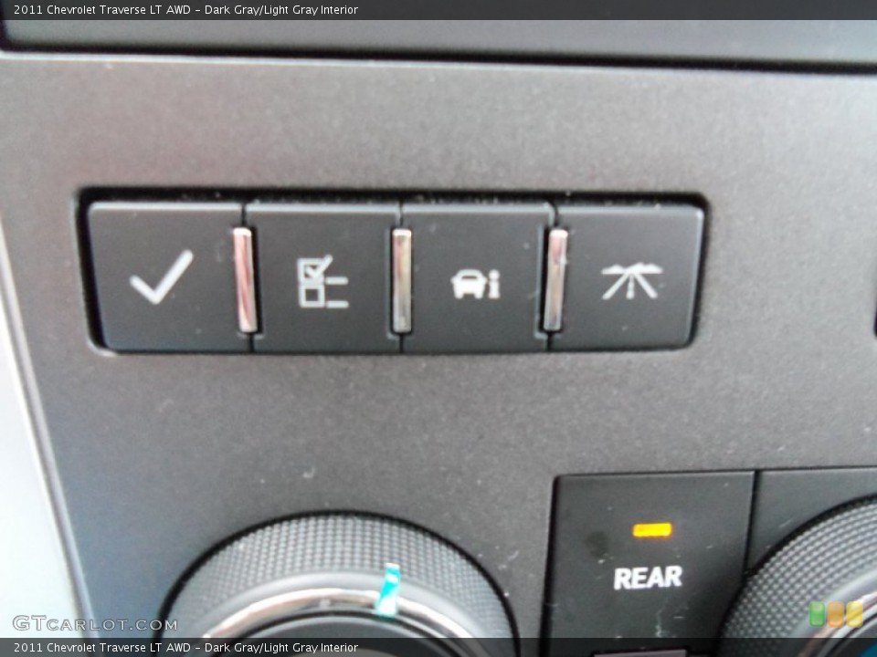 Dark Gray/Light Gray Interior Controls for the 2011 Chevrolet Traverse LT AWD #59819876