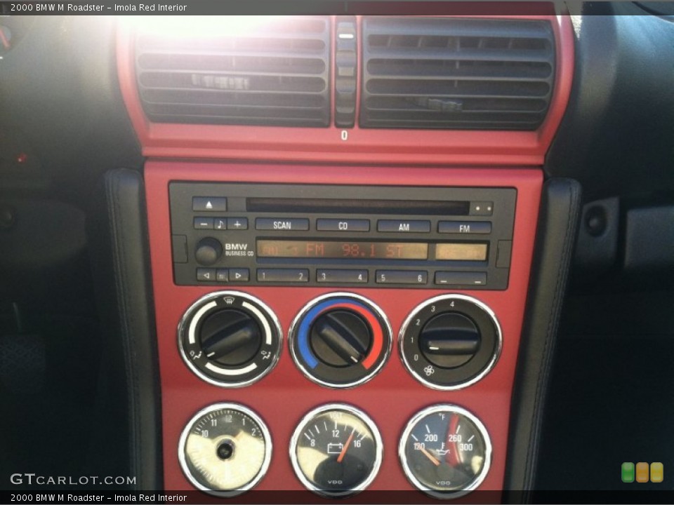 Imola Red Interior Controls for the 2000 BMW M Roadster #59822000