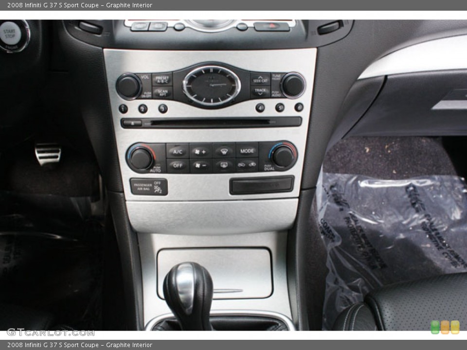 Graphite Interior Controls for the 2008 Infiniti G 37 S Sport Coupe #59827352