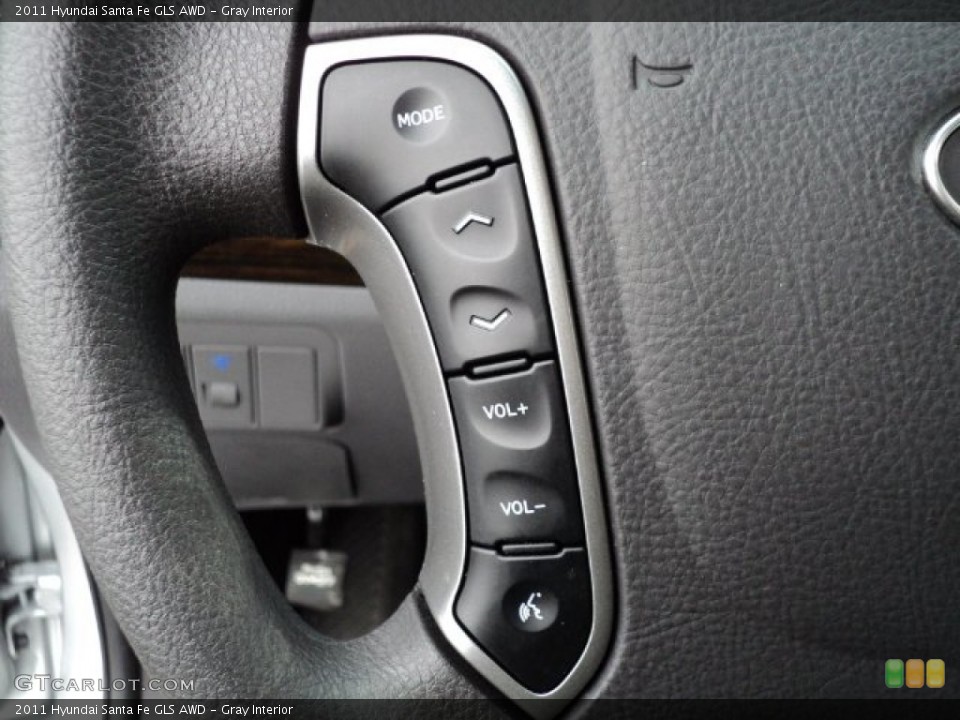 Gray Interior Controls for the 2011 Hyundai Santa Fe GLS AWD #59838849