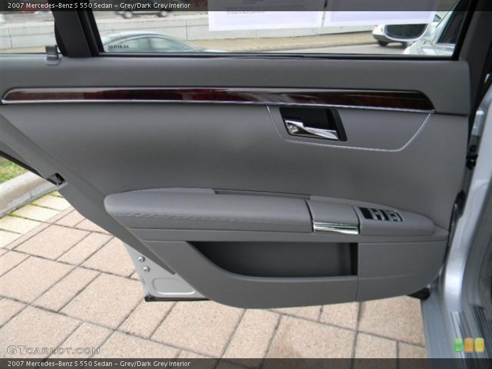 Grey/Dark Grey Interior Door Panel for the 2007 Mercedes-Benz S 550 Sedan #59843016