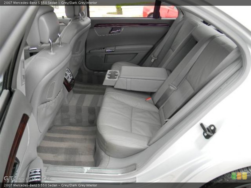 Grey/Dark Grey Interior Rear Seat for the 2007 Mercedes-Benz S 550 Sedan #59843034