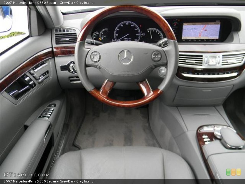 Grey/Dark Grey Interior Dashboard for the 2007 Mercedes-Benz S 550 Sedan #59843043