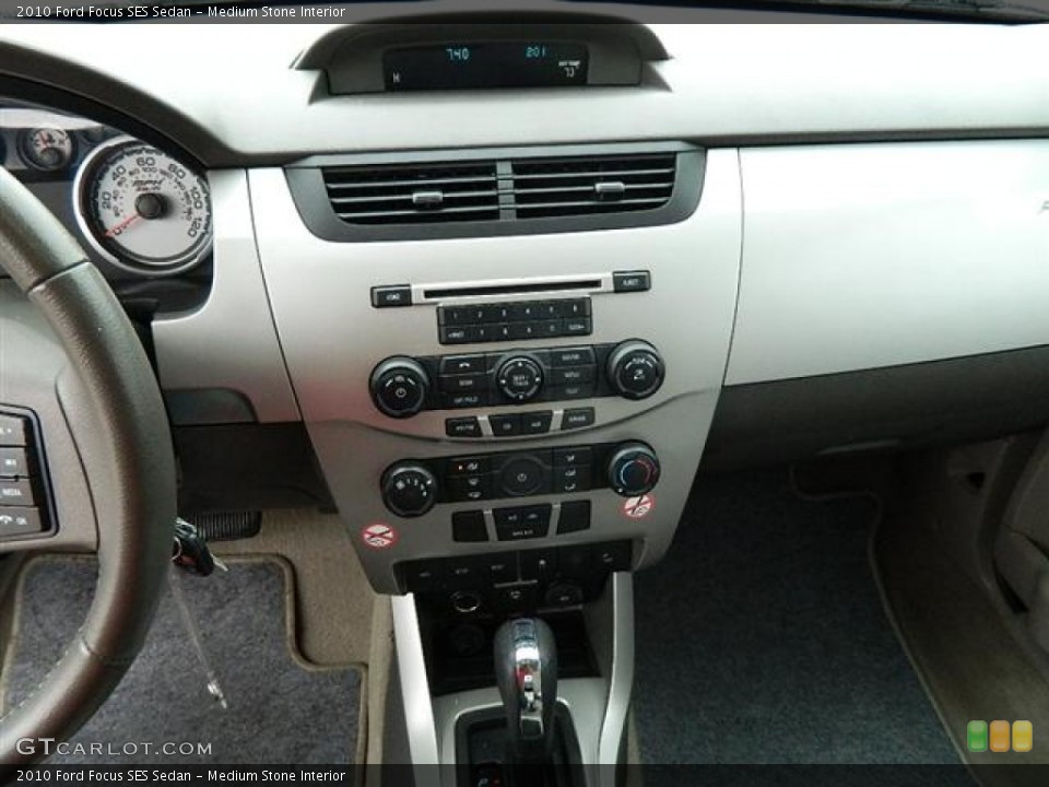 Medium Stone Interior Controls for the 2010 Ford Focus SES Sedan #59845189