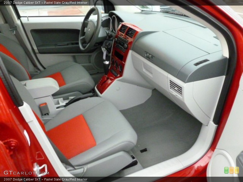 Pastel Slate Gray/Red Interior Photo for the 2007 Dodge Caliber SXT #59850202