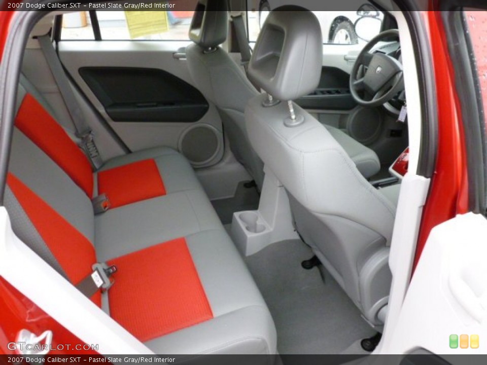 Pastel Slate Gray/Red Interior Photo for the 2007 Dodge Caliber SXT #59850268