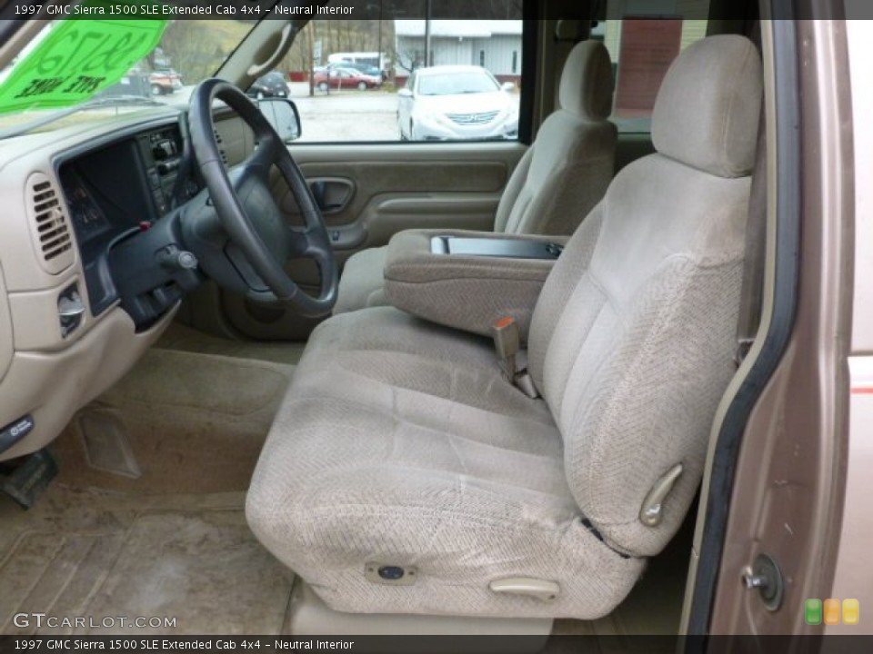Neutral Interior Photo for the 1997 GMC Sierra 1500 SLE Extended Cab 4x4 #59853088