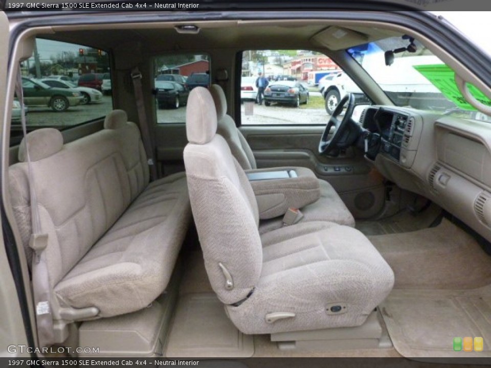 Neutral Interior Photo for the 1997 GMC Sierra 1500 SLE Extended Cab 4x4 #59853133