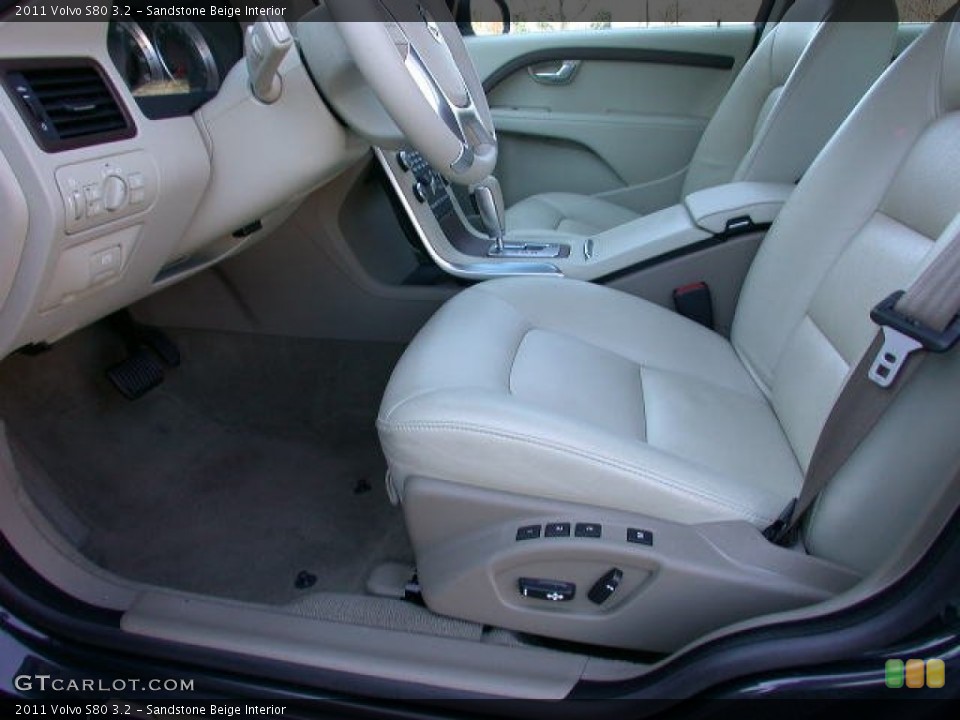 Sandstone Beige Interior Photo for the 2011 Volvo S80 3.2 #59869933