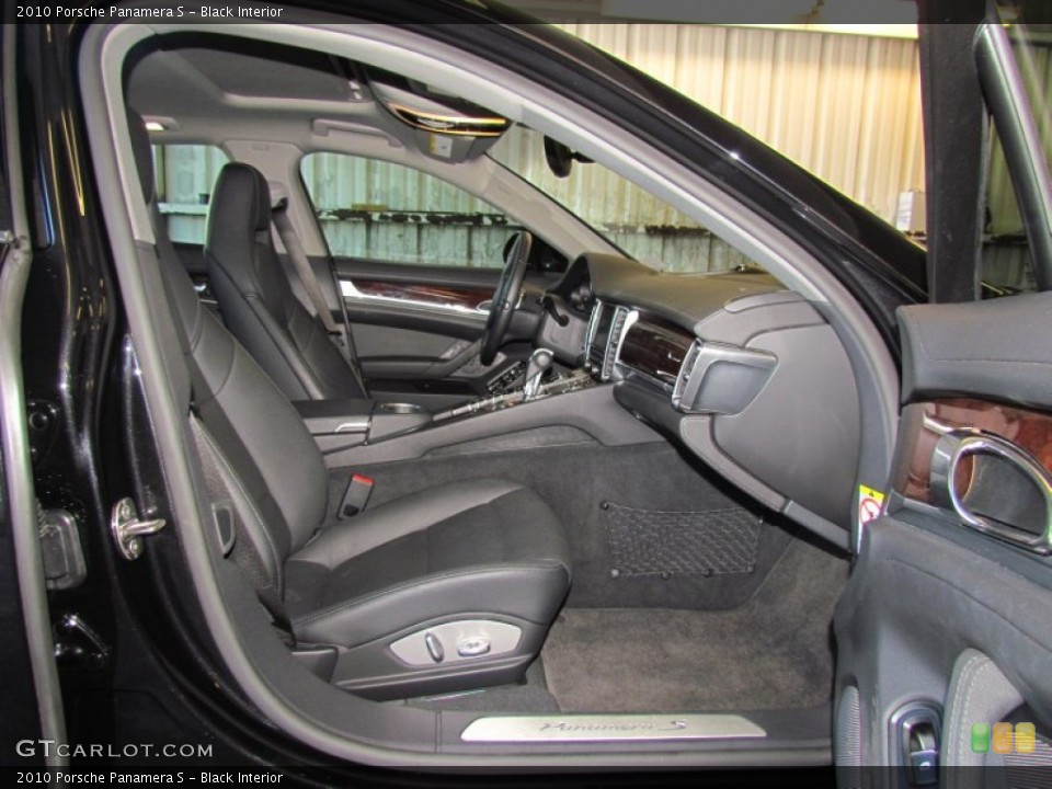Black Interior Photo for the 2010 Porsche Panamera S #59874119