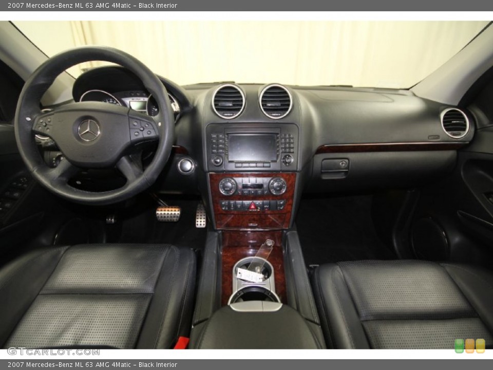 Black Interior Dashboard for the 2007 Mercedes-Benz ML 63 AMG 4Matic #59878688